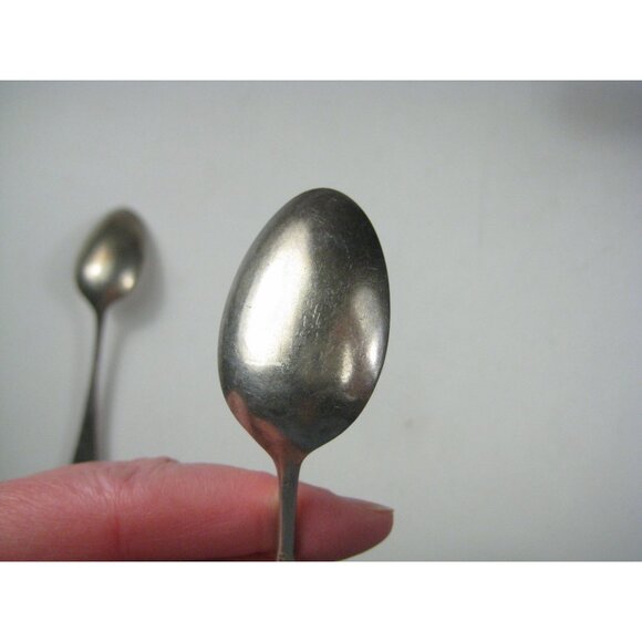 Holmes and Edwards Vintage Silver Plated Teaspoons Set Of 2 Spoons - Picture 5 of 7